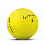 Gele Taylormade Speed Soft golfballen met logo, het logo van Taylormade afgebeeld op de bal